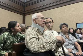 Suasana berbeda terasa di Pengadilan Tipikor Jakarta, ketika Nadiem Makarim kembali menjalani persidangan saat Ramadan. Ruangan terasa penuh hangat keluarga. (Liputan6.com/Muhammad Radityo Priyasmoro)