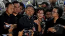 Wakil Ketua KPK Bambang Widjojanto memberi Keterangan kepada wartawan usai menjalani pemeriksaan oleh Bareskrim Mabes Polri, Jakarta, Selasa, (4/2/2015). (Liputan6.com/JohanTallo)