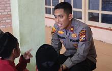 Pencoblosan Pilkada Semakin Dekat, Personel Polri Rutin Datangi Warga