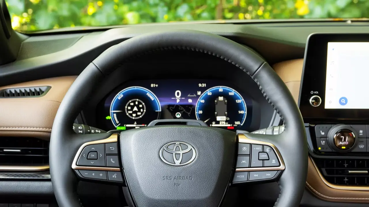 Toyota RAV4 jadi model dengan jumlah unit terbanyak dalam recall besar 591 ribu mobil di Amerika Serikat (Toyota)