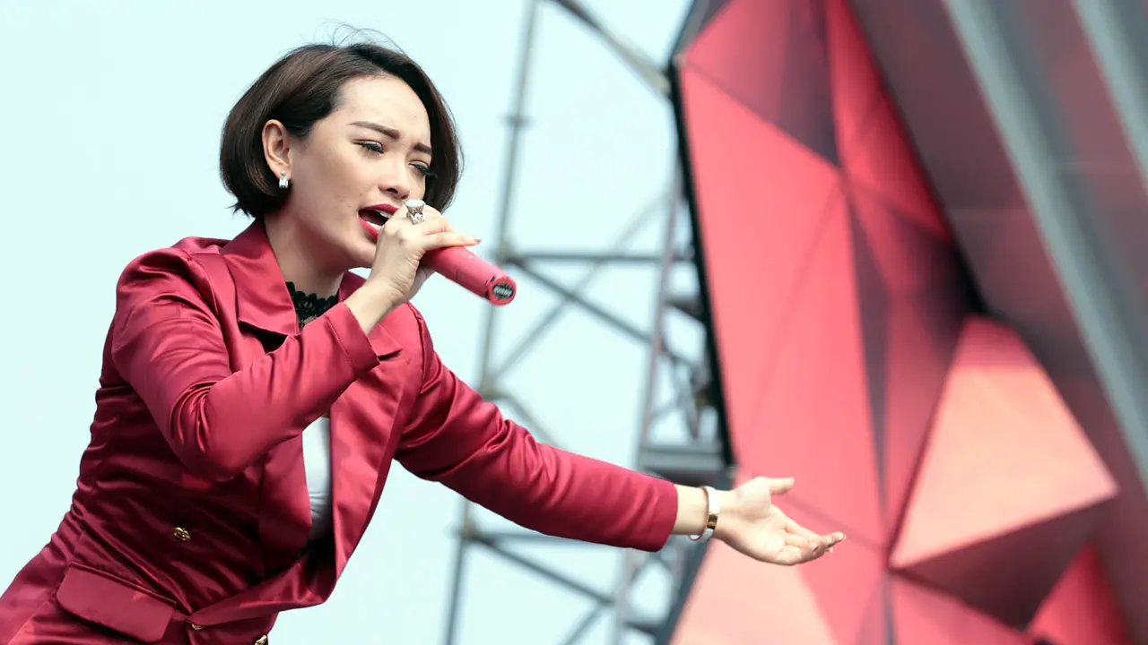 [Bintang] Zaskia Gotik