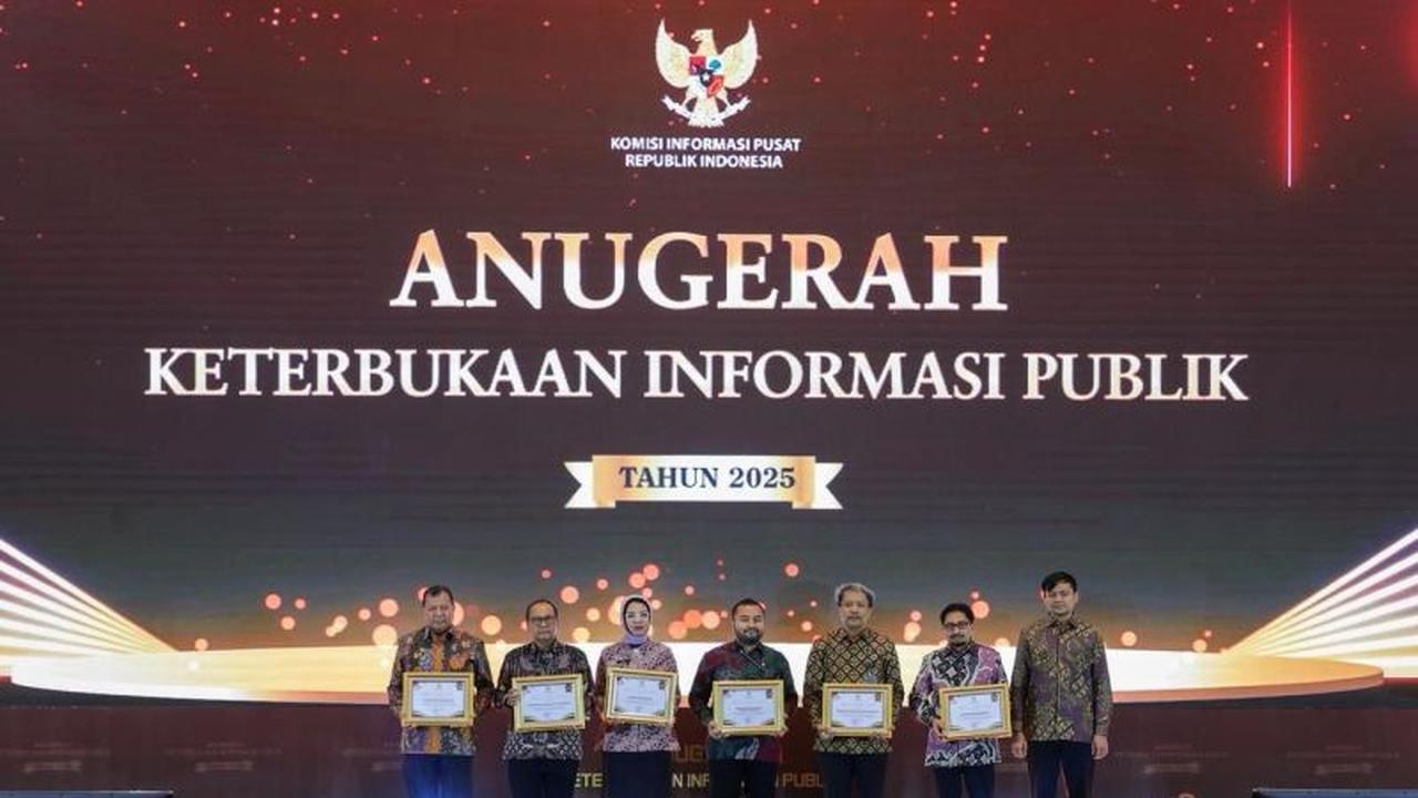 Kemenkop dan KemenUMKM Raih Predikat Informatif di Anugerah KIP 2025: Bukti Transparansi Pemerintah