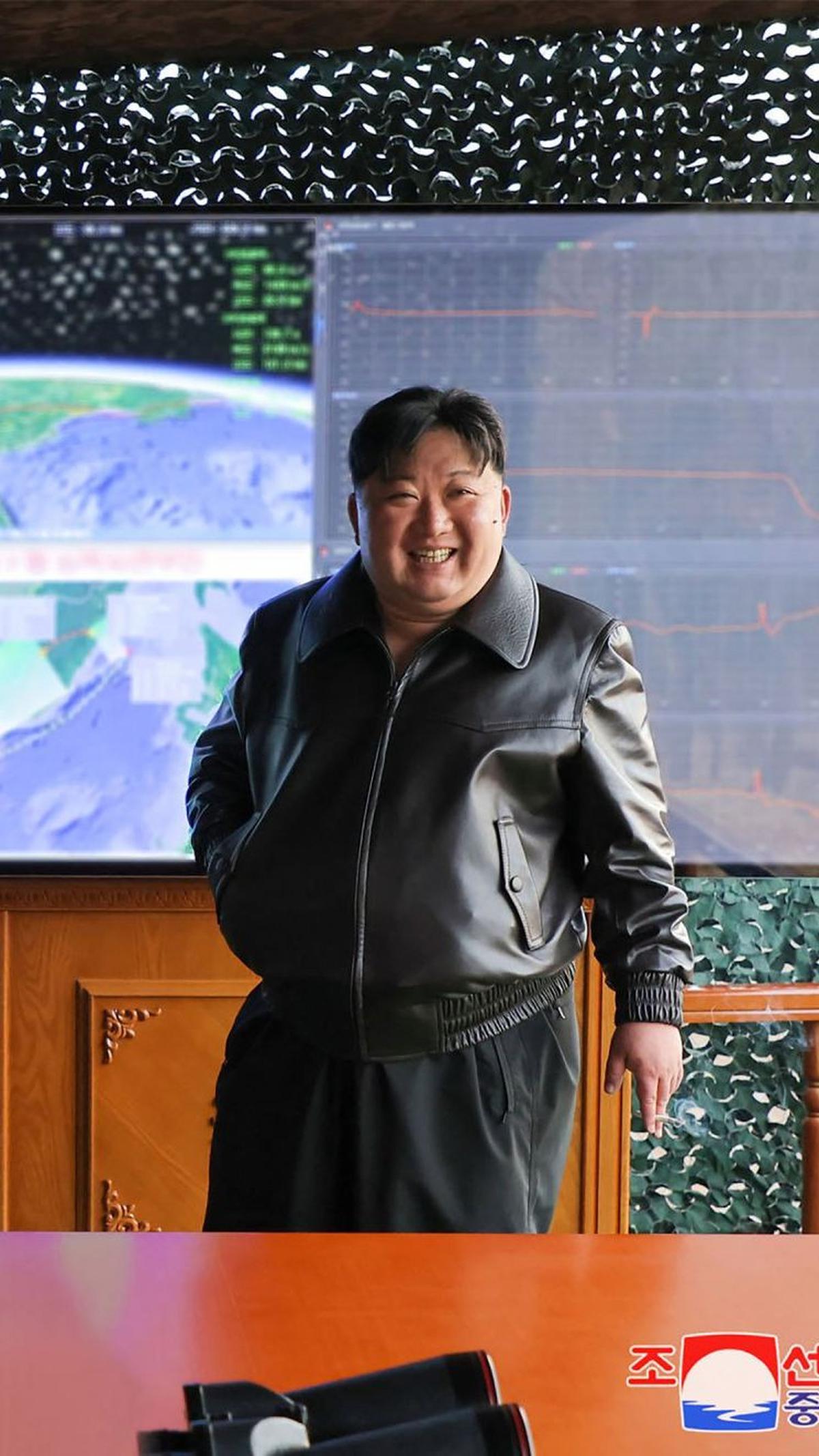 "Hal ini akan memberi Korea Utara kemampuan untuk cepat, akurat dan kuat menyerang sasaran apa pun di sisi musuh di seluruh dunia,” kata Kim.&nbsp;KCNA/AFP<br>