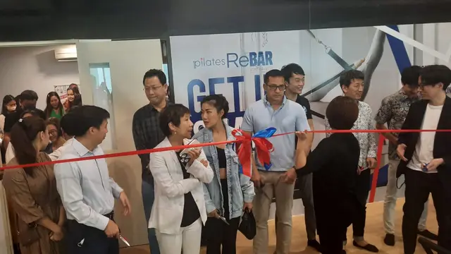 Ari Wibowo menghadiri pembukaan studio keenam Pilates Re Bar