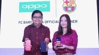 Petinggi Oppo Indonesia pada acara peluncuran Oppo F3 FC Barcelona Edition.