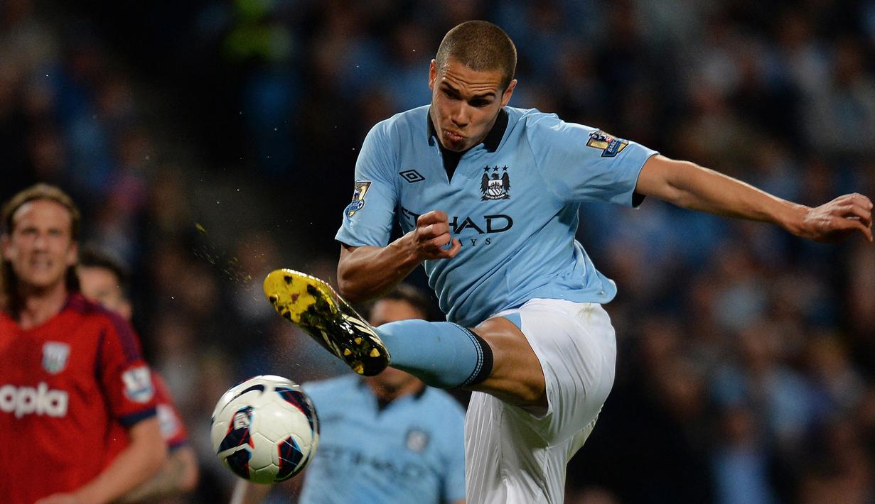 Jack Rodwell. Gelandang asal Inggris ini didatangkan Manchester City dari Everton pada awal musim 2012/2013. Selama 2 musim, ia hanya tampil dalam 25 laga dengan raihan 2 gol akibat kalah bersaing dengan para seniornya di The Citizens, seperti Yaya Toure dan David Silva. (AFP/Andrew Yates)