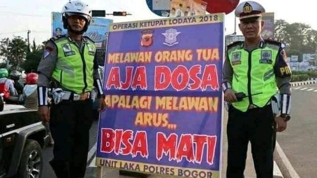 Untuk menekan angka kecelakaan, pihak Kepolisian telah menyiapkan sejumlah himbauan agar tidak melanggar peraturan dan selalu berhati-hati saat perjalanan dengan kata-kata unik.