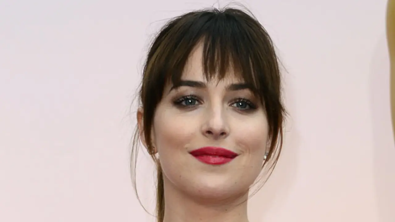 [Bintang] Dakota Johnson