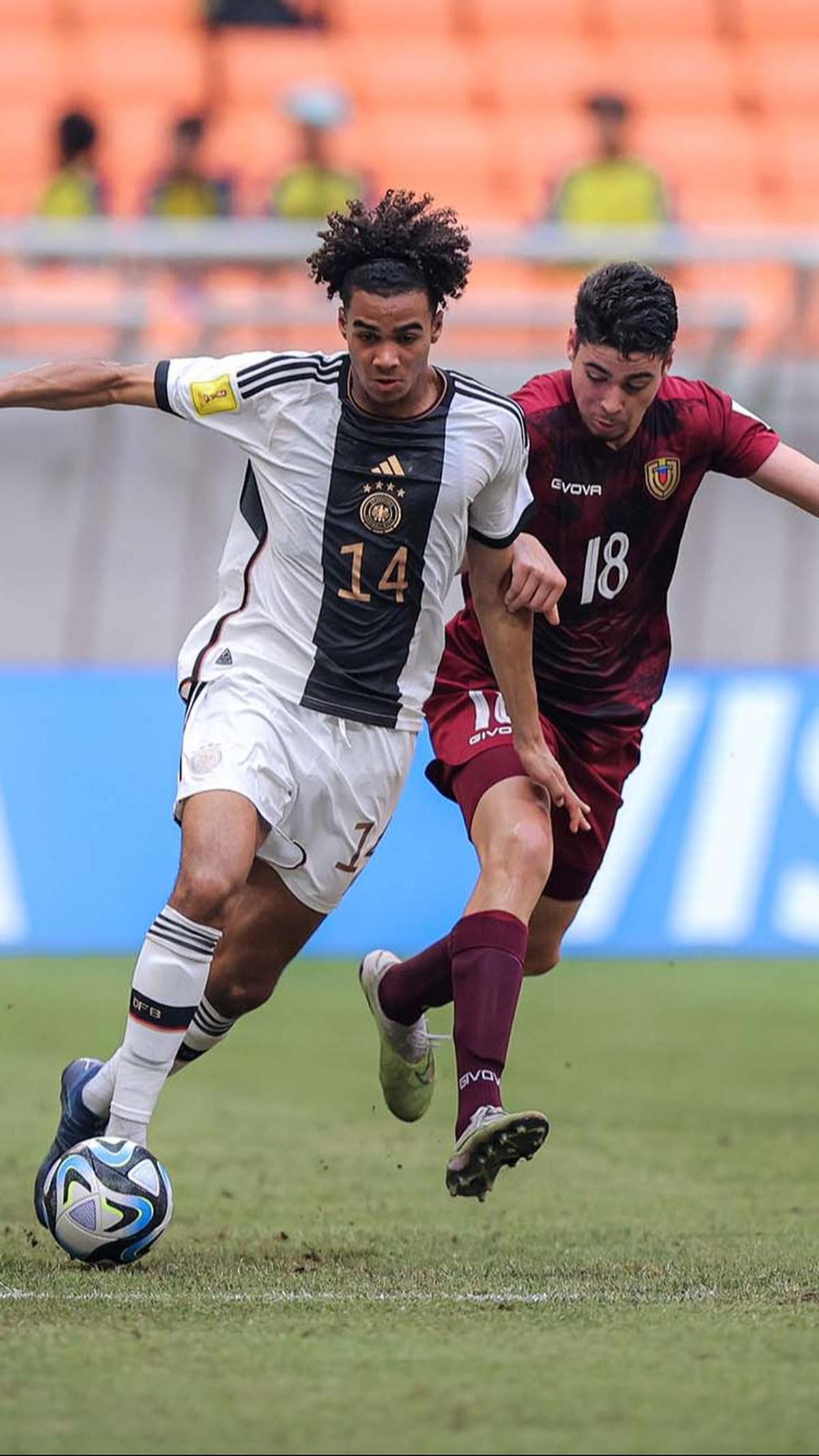 Jerman tampil dominan dalam pertandingan ini. Namun, Venezuela tak mau berdiam diri dan sesekali bisa memberikan perlawanan lewat serangan balik.<br>