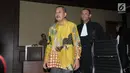 Terdakwa penerima suap, Sudiwardono usai menjalani sidang putusan di Pengadilan Tipikor, Jakarta, Rabu (6/6). Mantan Ketua Pengadilan Tinggi Manado ini dinyatakan bersalah, dihukum enam tahun penjara, denda Rp 300 juta. (Liputan6.com/Helmi Fithriansyah)