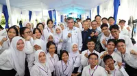 Menteri Ketenagakerjaan, Yassierli saat pembekalan mahasiswa baru Sekolah Vokasi Institut Pertanian Bogor (IPB) di Gymnasium Sekolah Vokasi IPB, Kota Bogor, Jawa Barat, Rabu (13/8/2025).