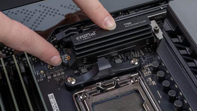Produk Memori dan Penyimpanan Crucial untuk Gamer, Kreator dan Profesional