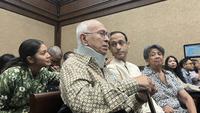 Suasana berbeda terasa di Pengadilan Tipikor Jakarta, ketika Nadiem Makarim kembali menjalani persidangan saat Ramadan. Ruangan terasa penuh hangat keluarga. (Liputan6.com/Muhammad Radityo Priyasmoro)