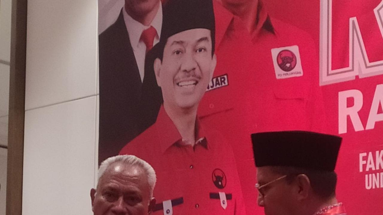 Momen Danny Pomanto 'Dipeluk' Jaket PDIP usai Keluar dari NasDem