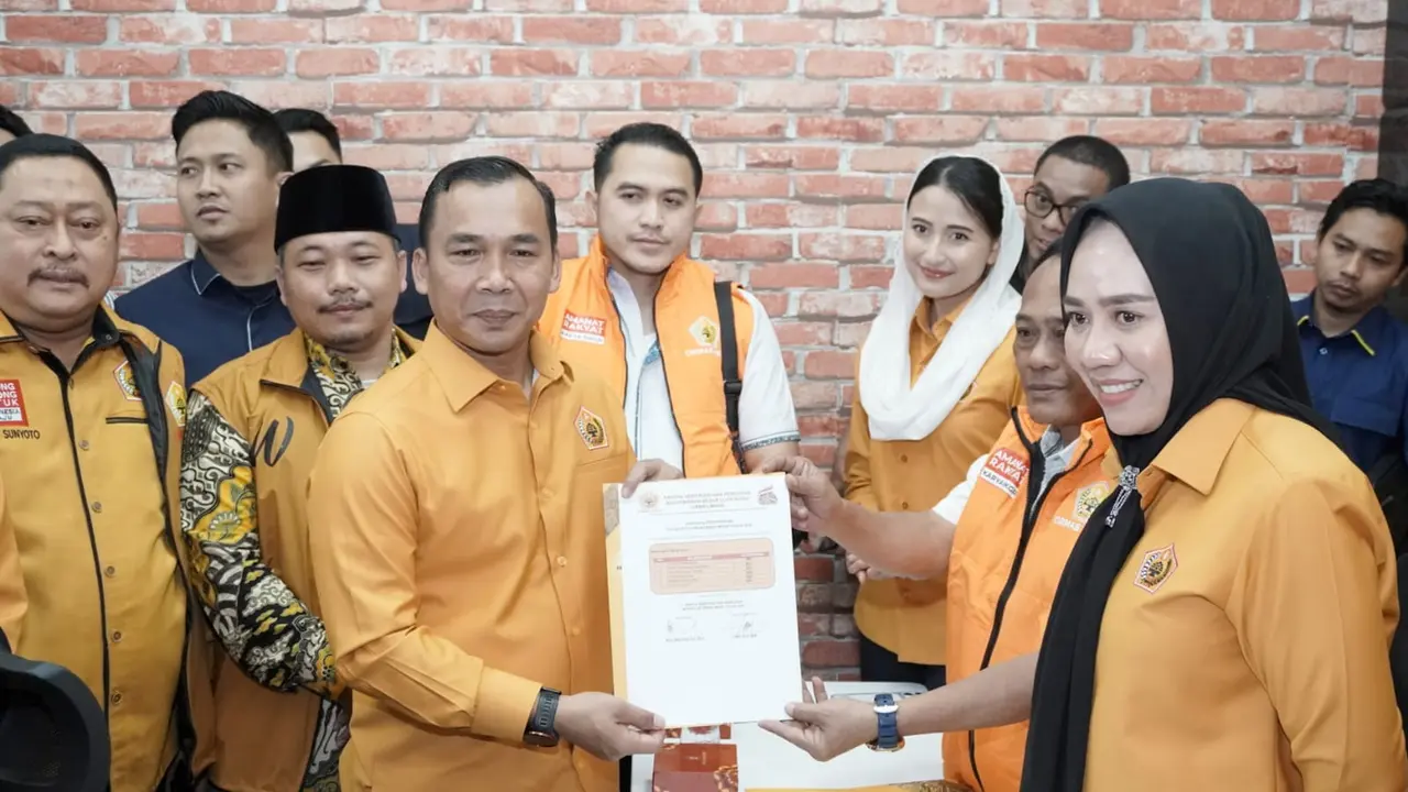 Wakil Ketua Umum DPP Partai Golkar Wihaji mendaftar sebagai calon Ketua Umum DPP Ormas Musyawarah Kekeluargaan Gotong-Royong (Ormas MKGR), Jumat (10/7) (Istimewa)