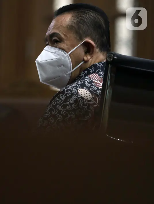 Terdakwa suap pengurusan fatwa MA serta penghapusan nama terpidana pengalihan hak tagih Bank Bali dari daftar red notice Polri, Djoko S Tjandra saat menjalani sidang tuntutan di Pengadilan Tipikor Jakarta, Kamis (4/3/2021). Djoko Tjandra dituntut 4 tahun penjara. (Liputan6.com/Helmi Fithriansyah)