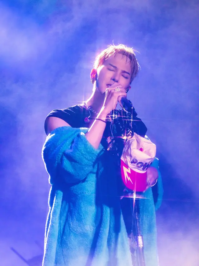 Outfit G-Dragon Konser Übermensch di Jakarta. ⓒ GALAXY CORPORATION