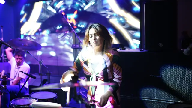 DJ Anggita Sari saat pembukaan Holeyshit Kemang