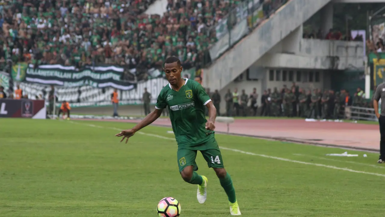 Nelson Alom