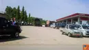 Citizen6, Jambi: Kelangkaan Bahan Bakar Minyak (BBM) jenis premium kerap terjadi di Kabupaten Bungo dan Bangko, Provinsi Jambi. Akibatnya, antrian panjang seperti terjadi Mingu (27/6) sering terlihat setiap harinya. (Pengirim: Melvan Movic)