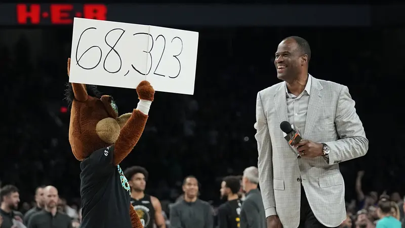 Rekor Penonton Terbanyak di NBA Pecah pada Laga Spurs vs Warriors