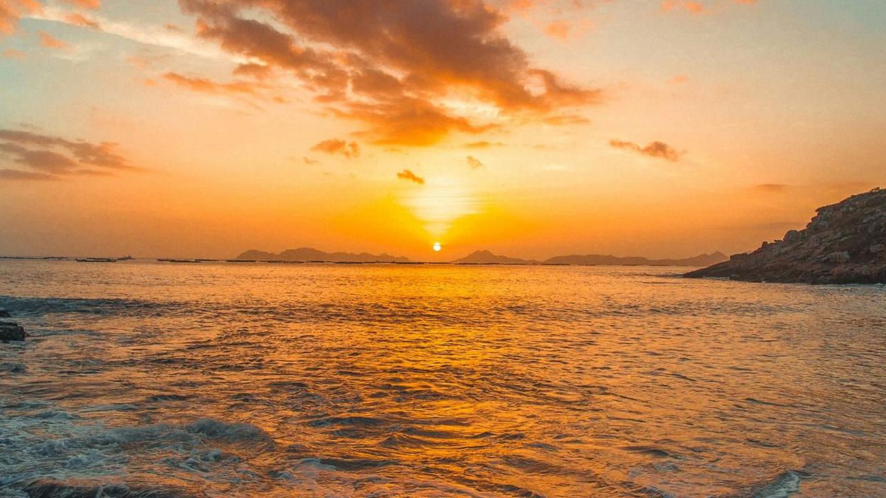 Kata-kata Senja di Pantai<br>