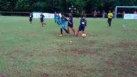 Aksi SSB Asiop Apacinti saat melawan Serpong City di Asiana Youth Soccer (Liputan6.com/Defri Saefullah)