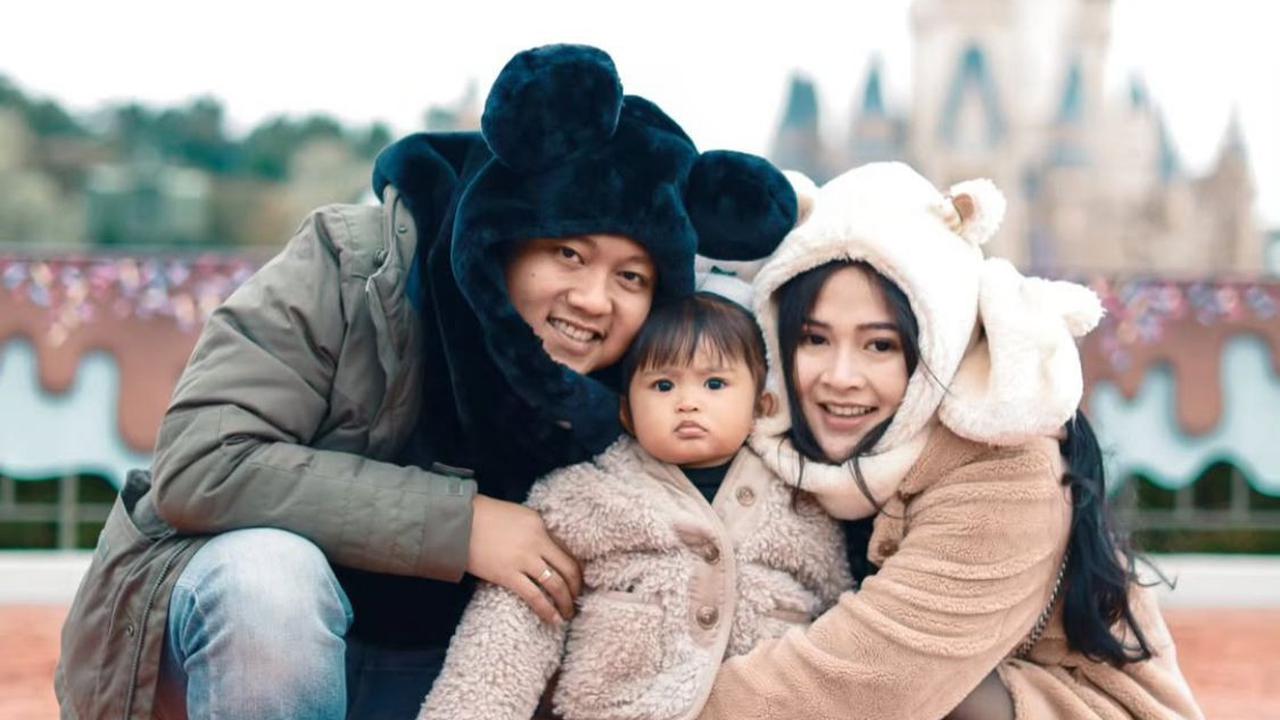 Denny Caknan dan Bella Bonita Habiskan Waktu di Disneyland Jepang, Momen Dek Cunda Bikin Gemas