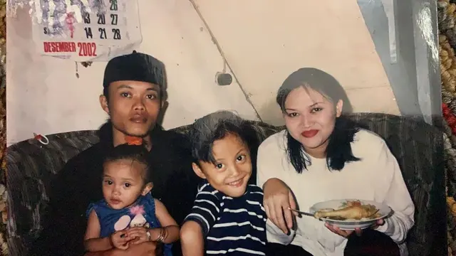 Mengaku Rindu, Ini 6 Momen Kenangan Rizky Febian dan Mendiang Lina Jubaedah
