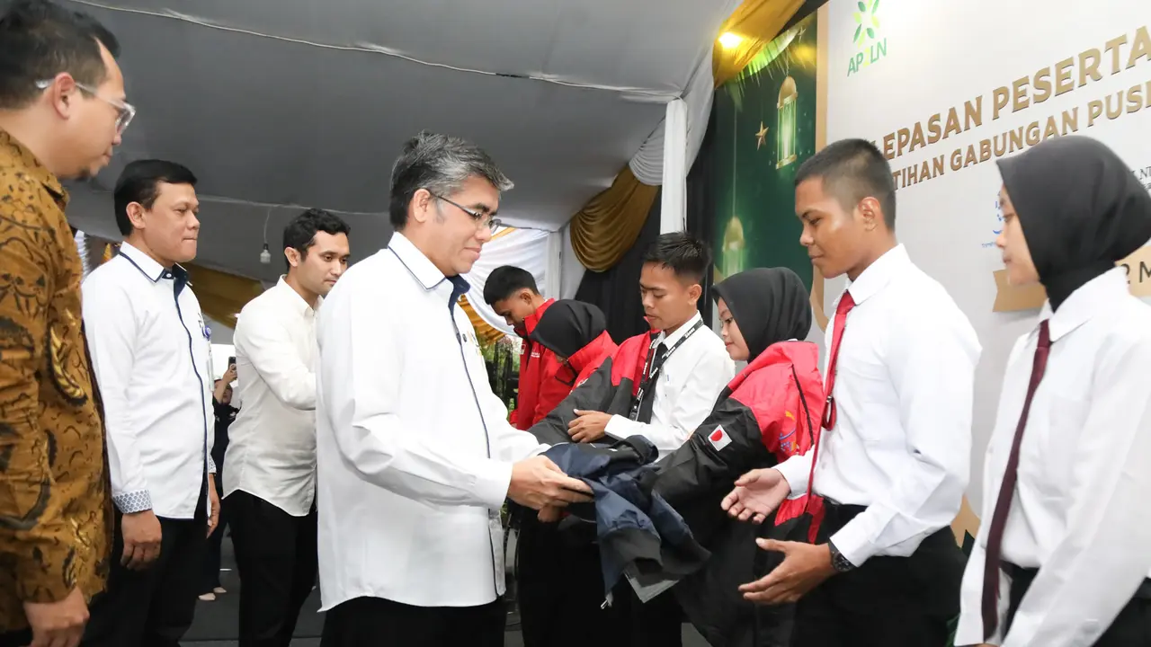 Menaker Yassierli Titipkan Empat Pesan Penting kepada Peserta Pemagangan ke Jepang