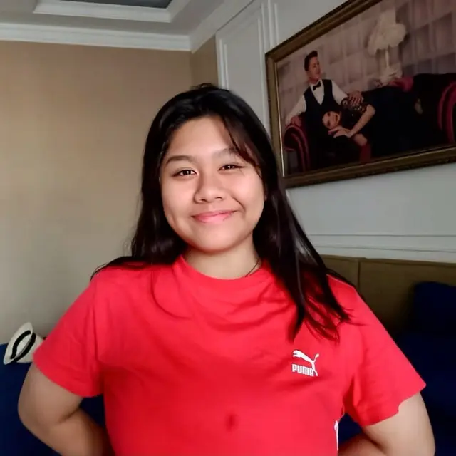 6 Potret Amel Anak Ussy Sulistiawaty yang Beranjak Remaja, Kini Genap 17 Tahun