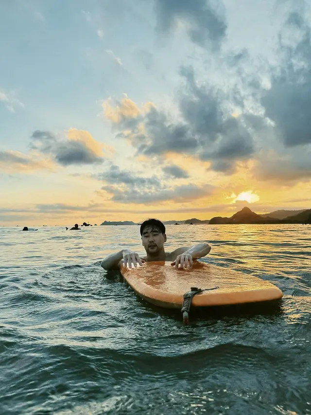 Maudy Ayunda dan Jesse Choi di Lombok