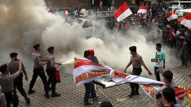 Demo di KPK Berujung Ricuh