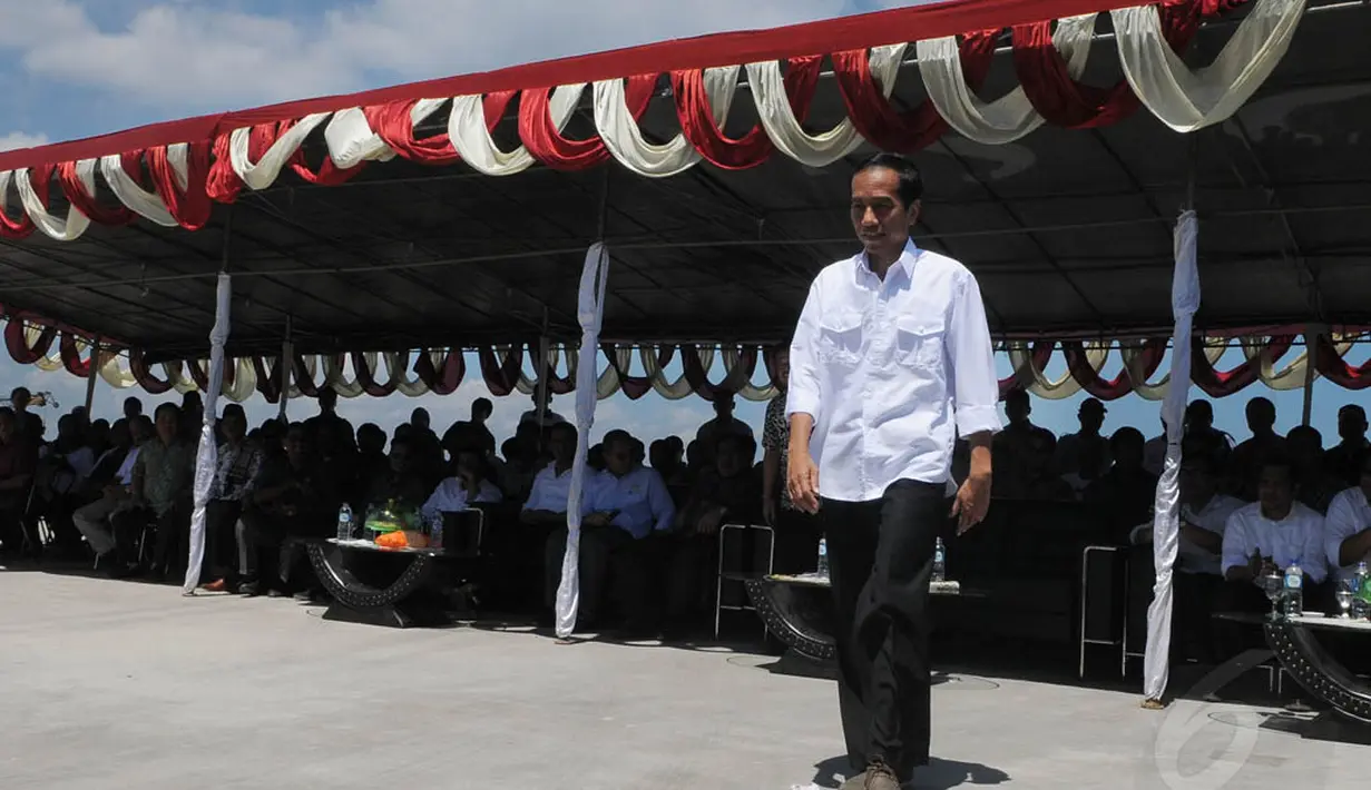 Jokowi yang tiba di ibukota Sulsel pada Sabtu (10/5/14) sore, telah menyempatkan untuk berkunjung ke rumah orang tua Gubernur Sulawesi Selatan Syahrul Yasin Limpo. (Liputan6.com/Herman Zakharia)