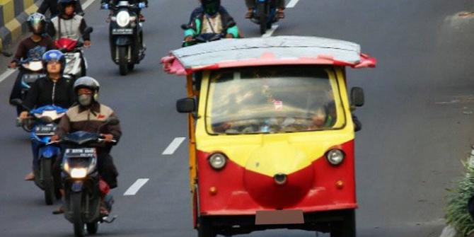 Kasus Kecelakaan Kereta, Odong-odong Mobil Masih Bebas Berkeliaran di Jalan Raya?