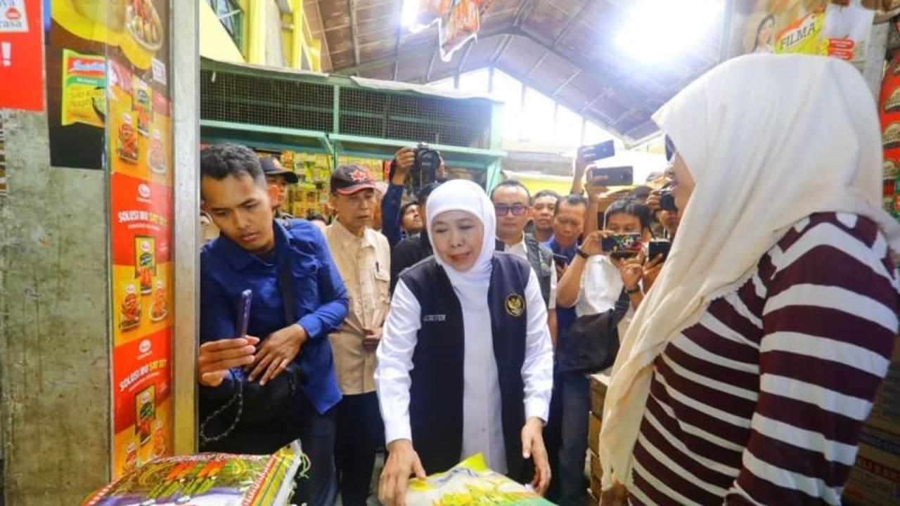 Trivia: Gubernur Khofifah Cek Langsung! Pastikan Harga Beras SPHP di Jawa Timur Terjangkau dan Stok Aman
