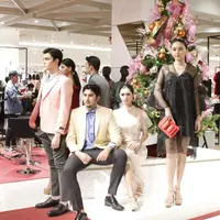 Busana Natal dan tahun baru. (Foto: Dok. Sogo Department Store)