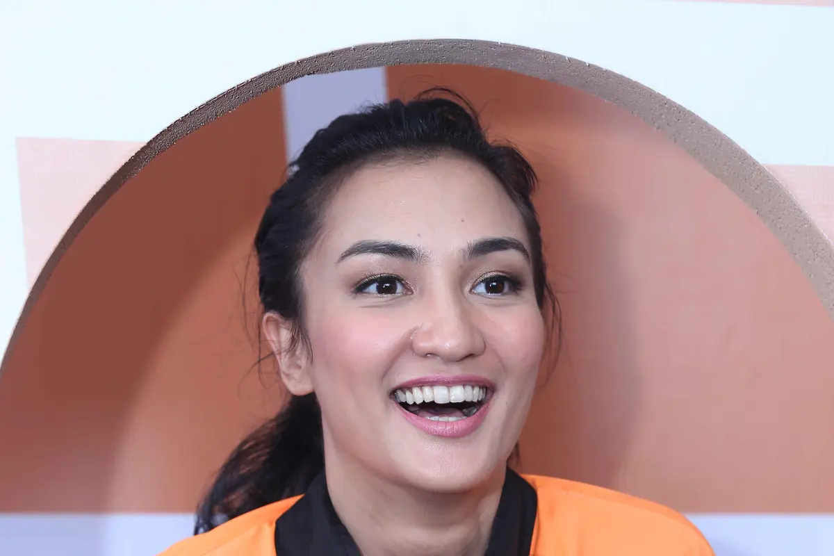 Atiqah Hasiholan