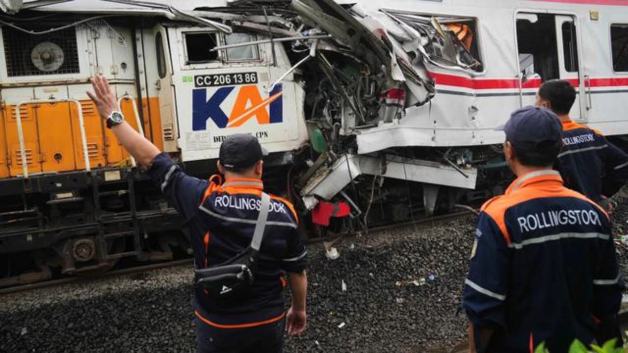 Kisah Anggita Korban Selamat Tabrakan Kereta di Bekasi Timur, Terlempar dan Tertumpuk Korban lain