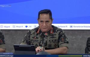 Direktur Jenderal Pengawasan Sumber Daya Kelautan dan Perikanan (PSDKP) KKP, Pung Nugroho Saksono dalam konferensi pers di Kantor KKP, Jakarta, Rabu (15/4/2026).