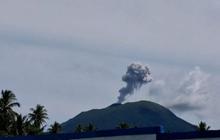 Erupsi Gunung Ibu: Semburkan Abu Vulkanik 600 Meter, Status Tetap Waspada