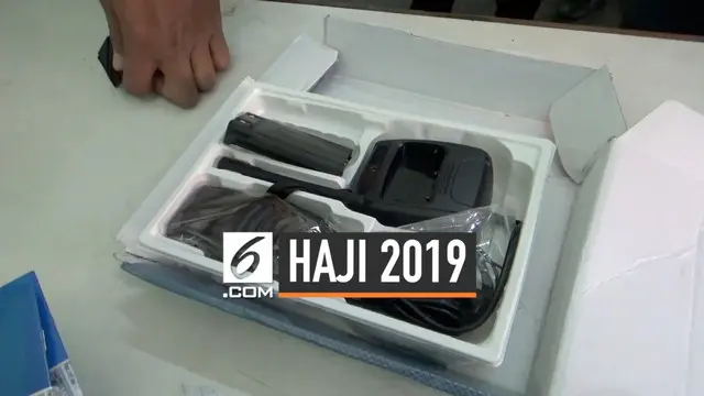 Panitia Penyelenggara Ibadah Haji (PPIH) Embarkasi Surabaya menyita puluhan alat komunikasi handy talkie (HT) dari koper calon jemaah haji.