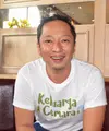 Ingat yang namanya serial televisi Keluarga Cemara? Nah, jangan khawatir buat kalian yang rindu karena sebentar lagi cerita keluarga abah dan emak itu akan kembali hadir dalam bentuk film layar lebar. (Adrian Putra/Bintang.com)