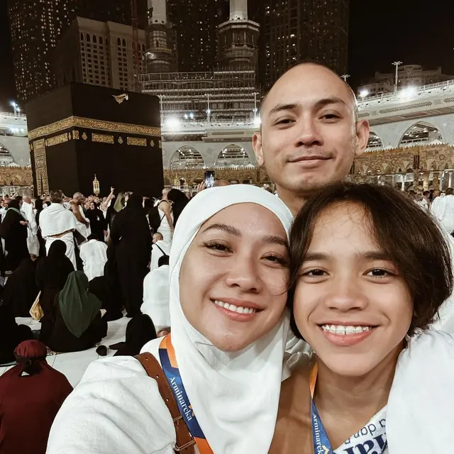 6 Artis Ini Tahun Baru di Tanah Suci, Akhir 2023 Jadi Lebih Bermakna