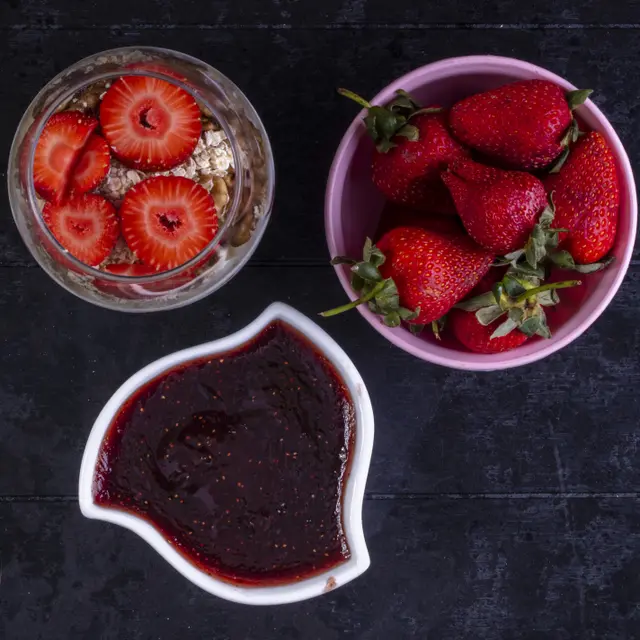 Ilustrasi stroberi saus balsamic/freepik.com/stokking