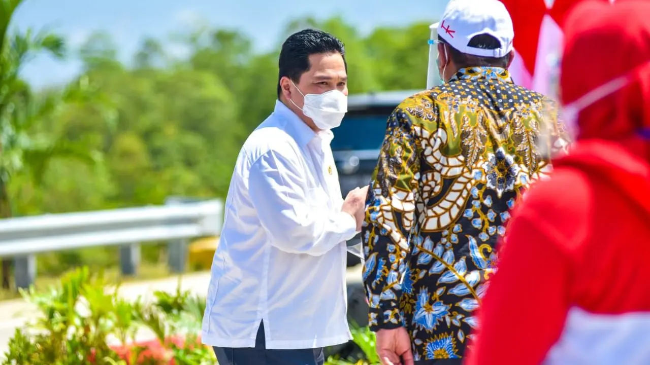 Menteri BUMN Erick Thohir hadir mendampingi Presiden Joko Widodo (Jokowi) dalam peresmian Jalan Tol Trans Sumatera (JTTS) ruas Sigli-Banda Aceh seksi 4 (Indrapuri–Blang Bintang). (Dok BUMN)