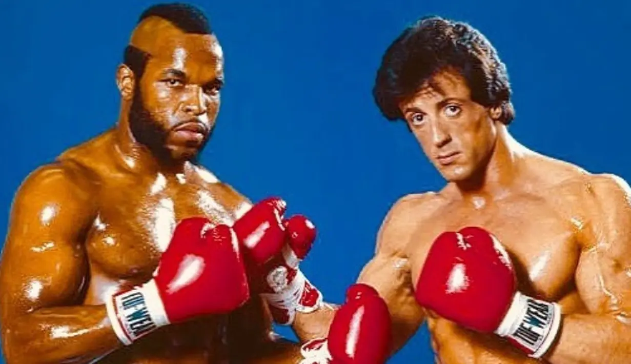 Sylvester Stallone sendiri mengatakan bahwa ia masih hidup, baik-baik saja dan masih melakukan olahraga tinju. (instagram/officialslystallone)