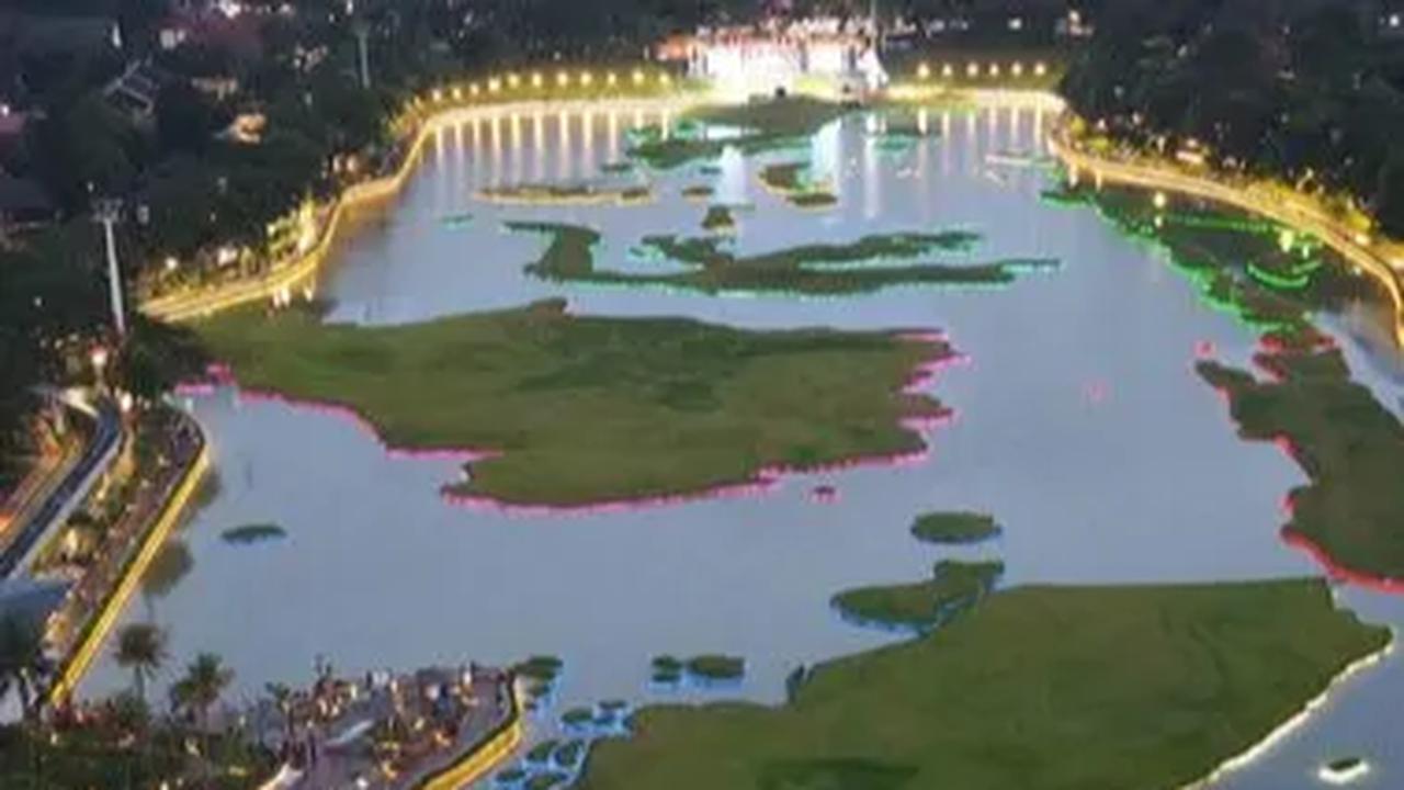 Taman Mini Indonesia Indah (TMII) akan menjadi salah satu lokasi diselenggarakannya Konferensi Tingkat Tinggi (KTT) Ke-43 ASEAN untuk acara Spouse Program.