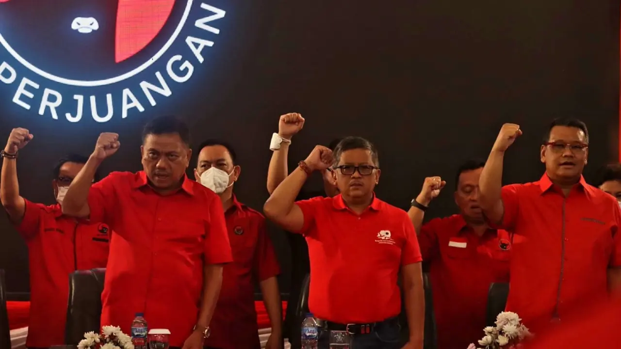 PDI Perjuangan (PDIP) melantik dewan pengurus Banteng Muda Indonesia (BMI) se-Provinsi Sulawesi Utara (Sulut)