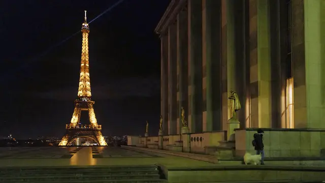 FOTO: Sunyi Sepi Jalanan Paris Saat Perancis Terapkan Jam Malam COVID-19